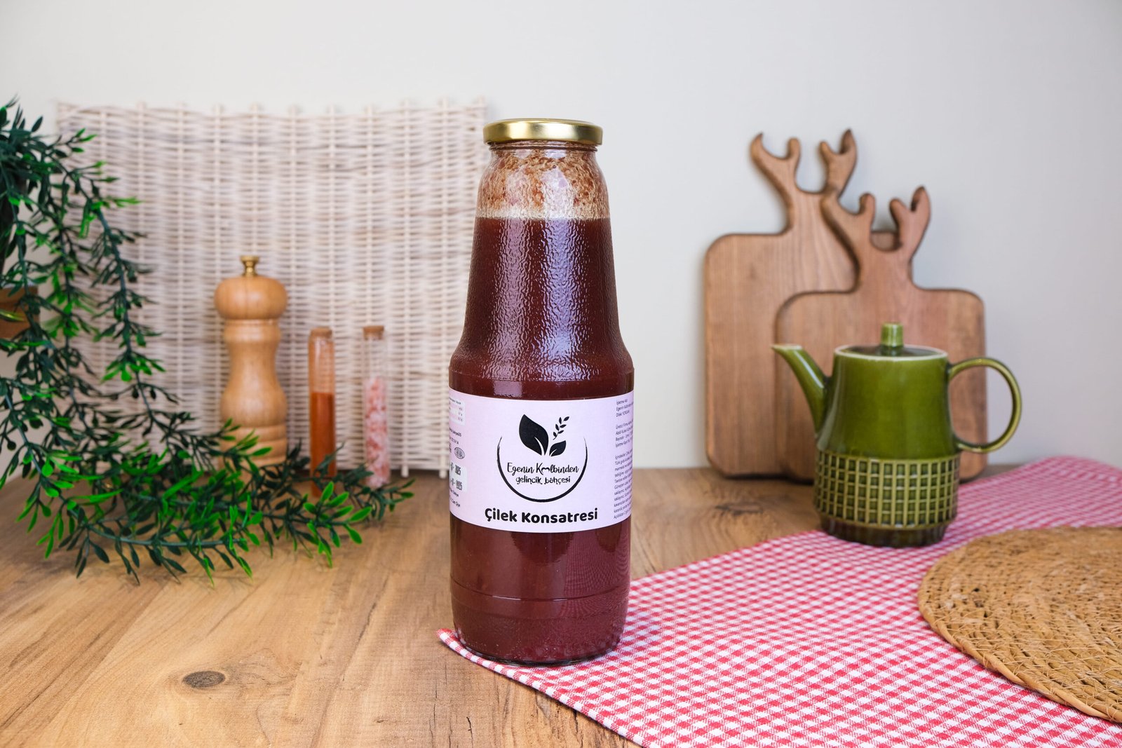 ÇİLEK KONSANTRESİ